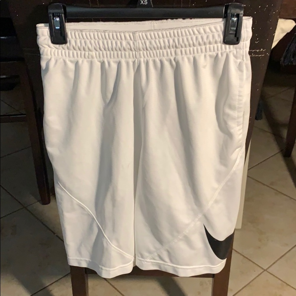 Nike shorts men’s small